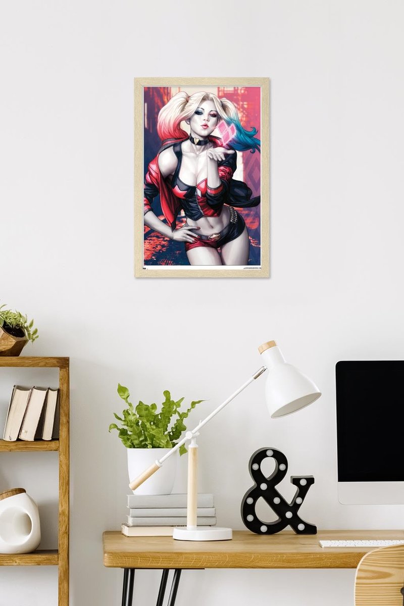 DC Comics Harley Quinn - Kiss Wall Poster, 22.4L" x 14.7W", Blonde Framed Version