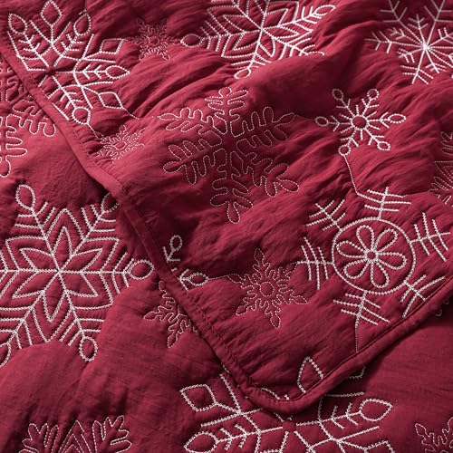 WDCOZY Snowflake Twin Size Christmas Quilt Bedspread with Pillow Shams - Holiday Red Lightweight Bed Coverlet for All Seasons Home Decor