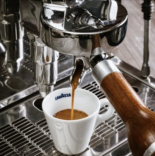 Lavazza Gold Selection Whole Bean Coffee - Premium Light Roast, 2.2 lb Bag | Well-Balanced & Aromatic Blend