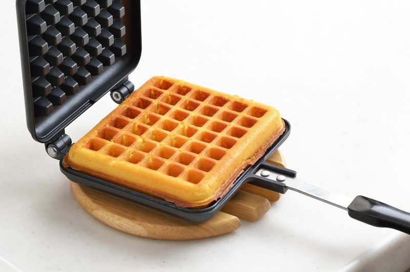 Yoshikawa SJ2275 Waffle Maker, Hot Single, Fluorine Processed, For Gas Fire, Black, 13.6 x 5.6 x 1.3 inches (34.5 x 14.3 x 3.2 cm)