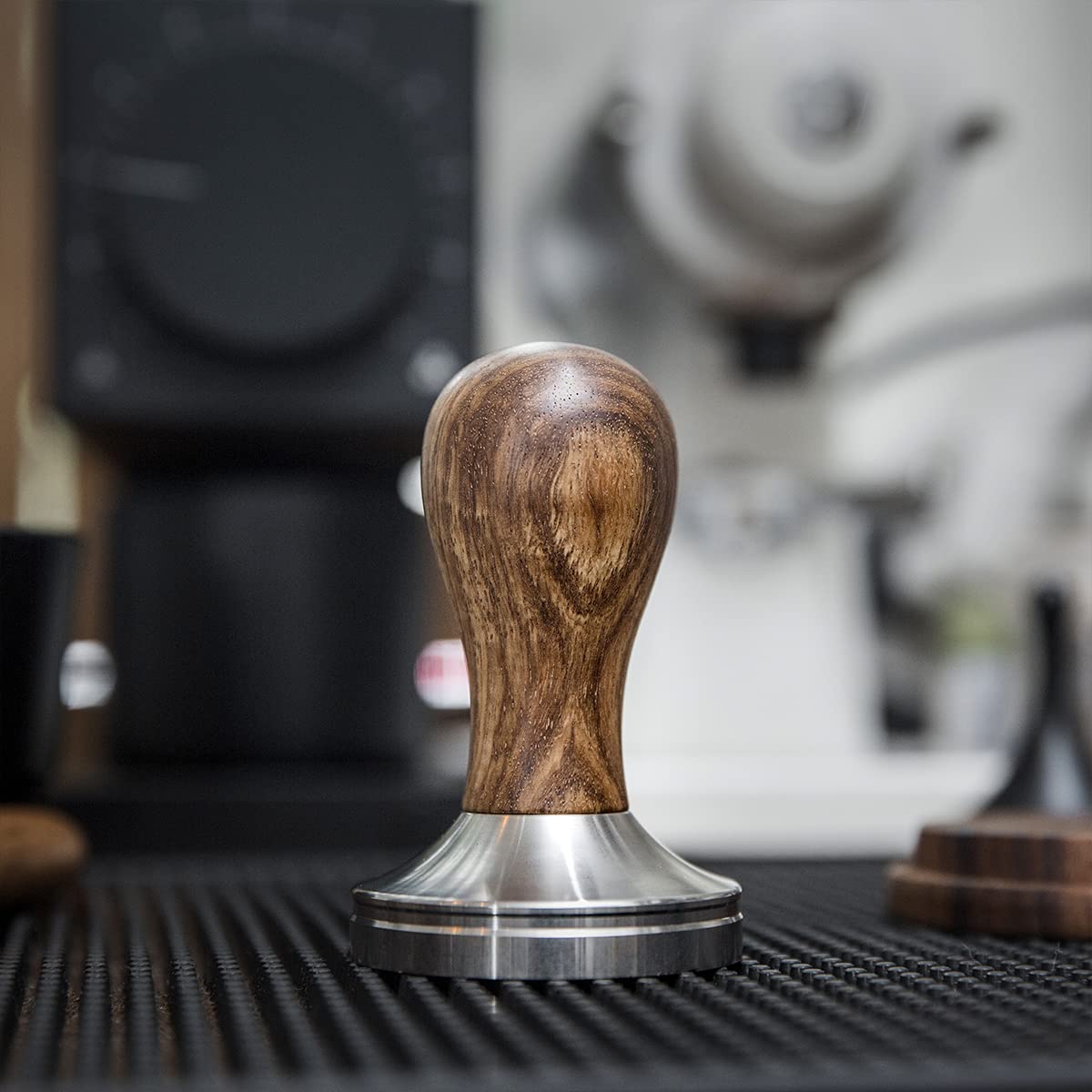 Ezebesta 58mm Coffee Tamper Espresso Press with Tamper Mat Tamper with 304 Stainless Steel Base Wooden Handle Barista Espresso Machines Accessory (58mm)