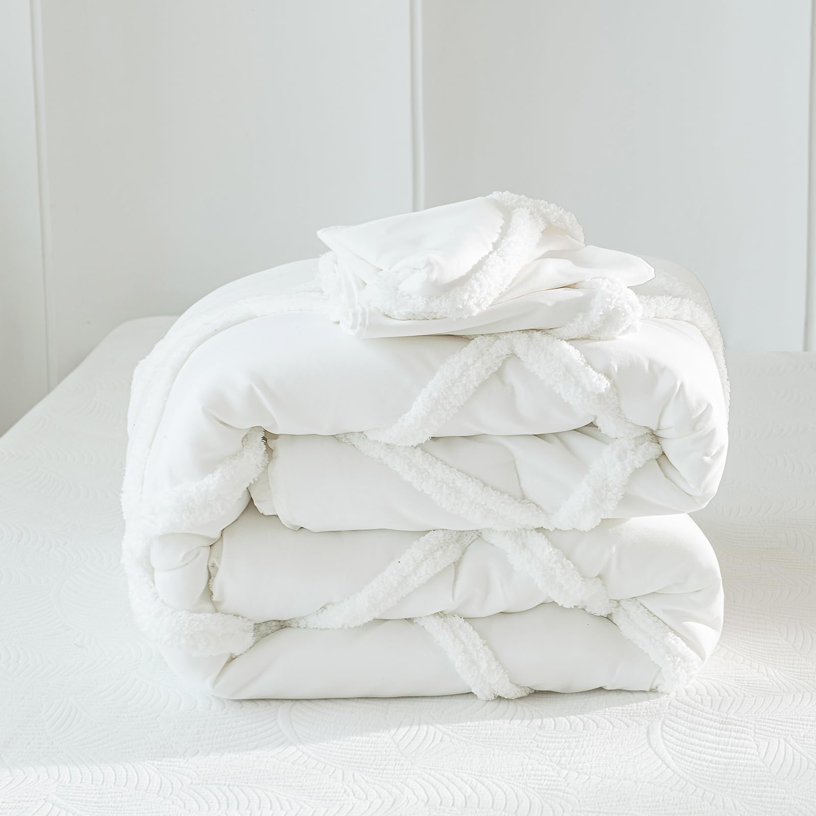 Bedbay White Tufted Comforter Set Queen Size Shabby Chic Boho Bedding Comforter 3 Pcs Lightweight Microfiber Filling Farmhouse Style All Seasons Queen Bed Set