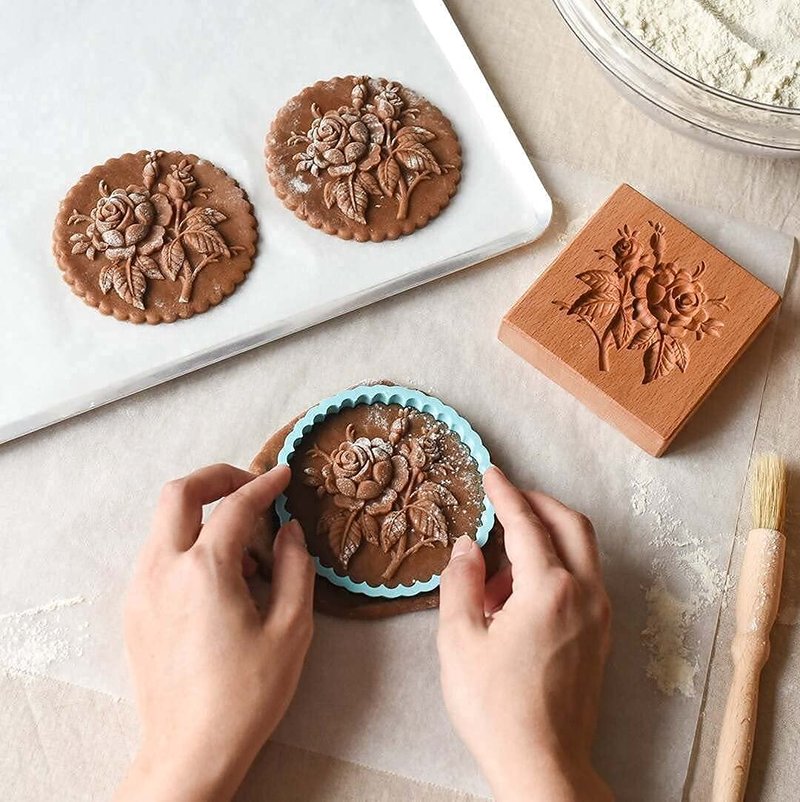 Carved Wooden Gingerbread Cookie Mold,3D Wooden Baking Mold Cookie Biscuit Press Stamp Molds, Cookie Cutter Set with Provance Rose Cookie Stamp ， DIY Biscuit Chocolate Stamp Mould (4PCS（A）)