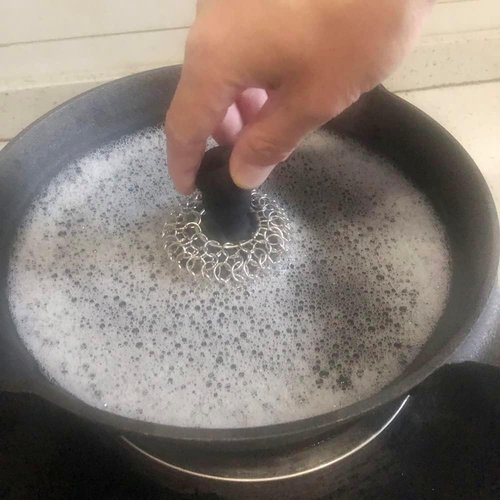 316 Chainmail Scrubber - Ergonomic Cast Iron Cleaner with Silicone Handle | Dishwasher Safe, Black