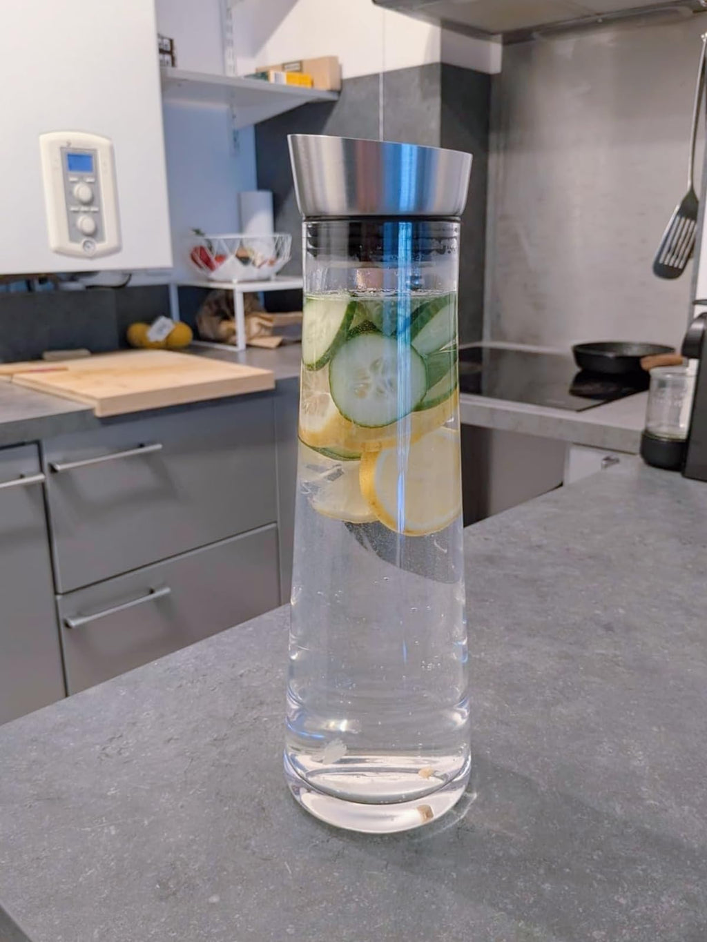 GLASKEY Glass Water Carafe with Lid,1200ml Glass Juice Pitcher with Stainless Steel Gravity Lid,Clear Water Pitcher for Ice Tea, Lemonade, Coffee,Juice Beverage,40 oz