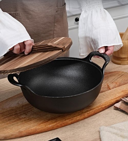 VONOTO 11 inch Cast Iron Wok with Lid and Handles, Grilling Wok, Use in the Oven, on the Stove, or on the Grill (Wok with Lid 11 inch)