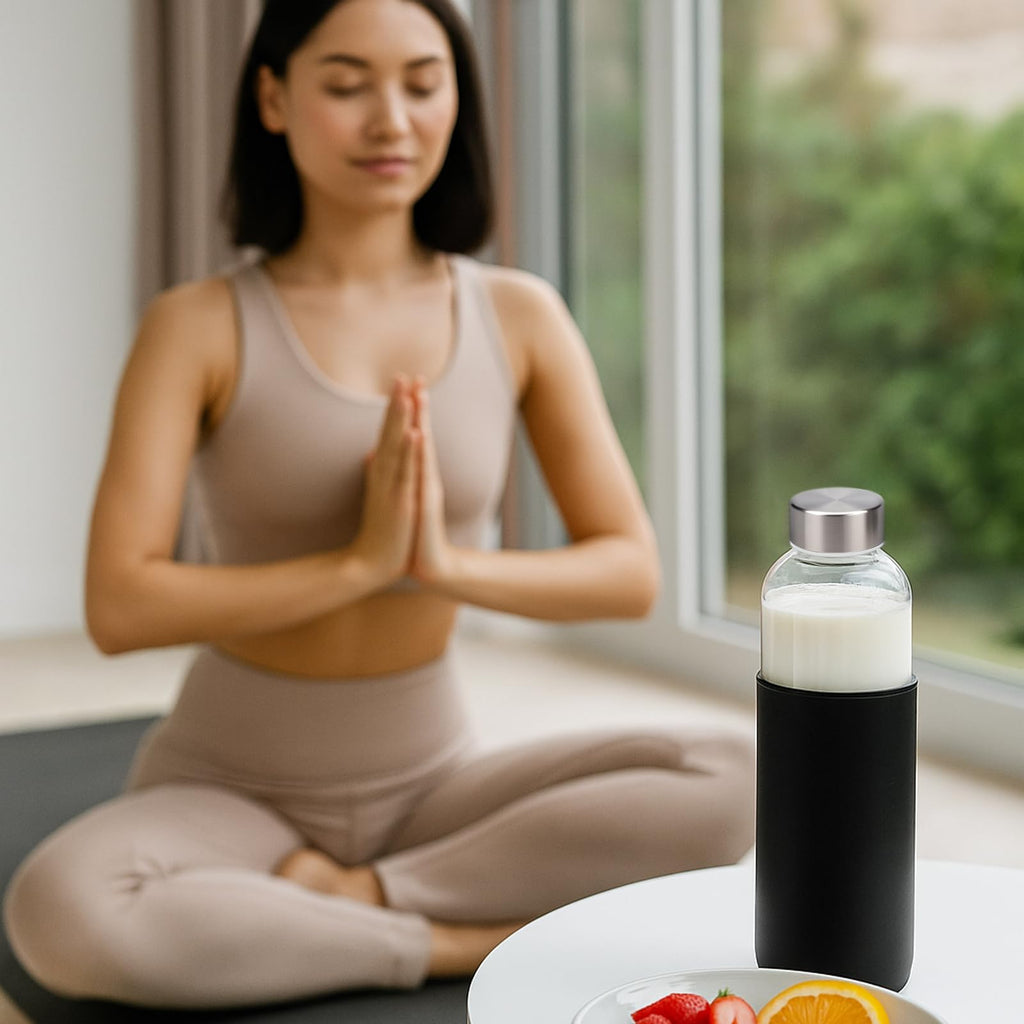 Luxfuel 18 oz Glass Juice Bottles with Lids and Silicone Sleeve, 6 Pack Reusable Clear Glass Water Bottles with Stainless Steel Cap for Juicing, Refrigerator,100% Leak Proof, BPA Free Drinking Bottle