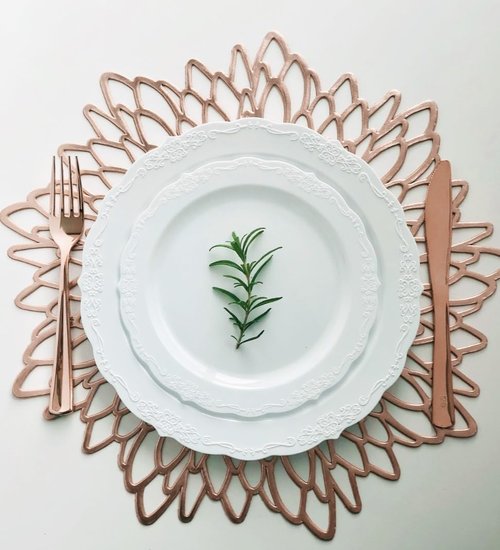 " OCCASIONS " 20 Pieces Pack Pressed Vinyl Metallic Placemats/Wedding Accent Centerpiece Placemat (Leaf, Rose Gold)