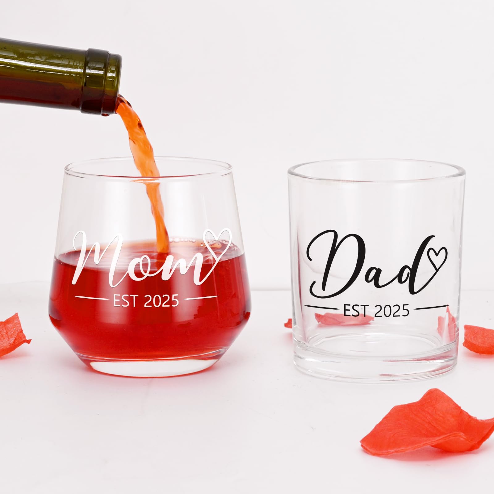 Futtumy Mom & Dad Est 2025 Wine Glass, New Parents Gifts for Couples, Mom and Dad Gifts for First Time Parents, New Mommy, Daddy to Be for Pregnancy Gender Reveal Christmas Mother's Day Father's Day