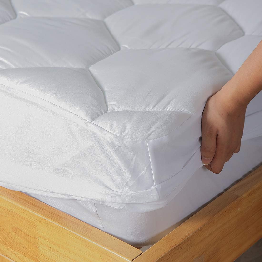 Queen Mattress Pad - Ultra Soft Quilted Fitted Topper Cover for 8-21" Deep Pockets | White