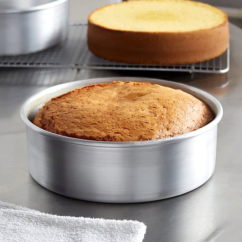 Parrish Magic Line Round Aluminum Cake Pan 9" x 2" , Silver