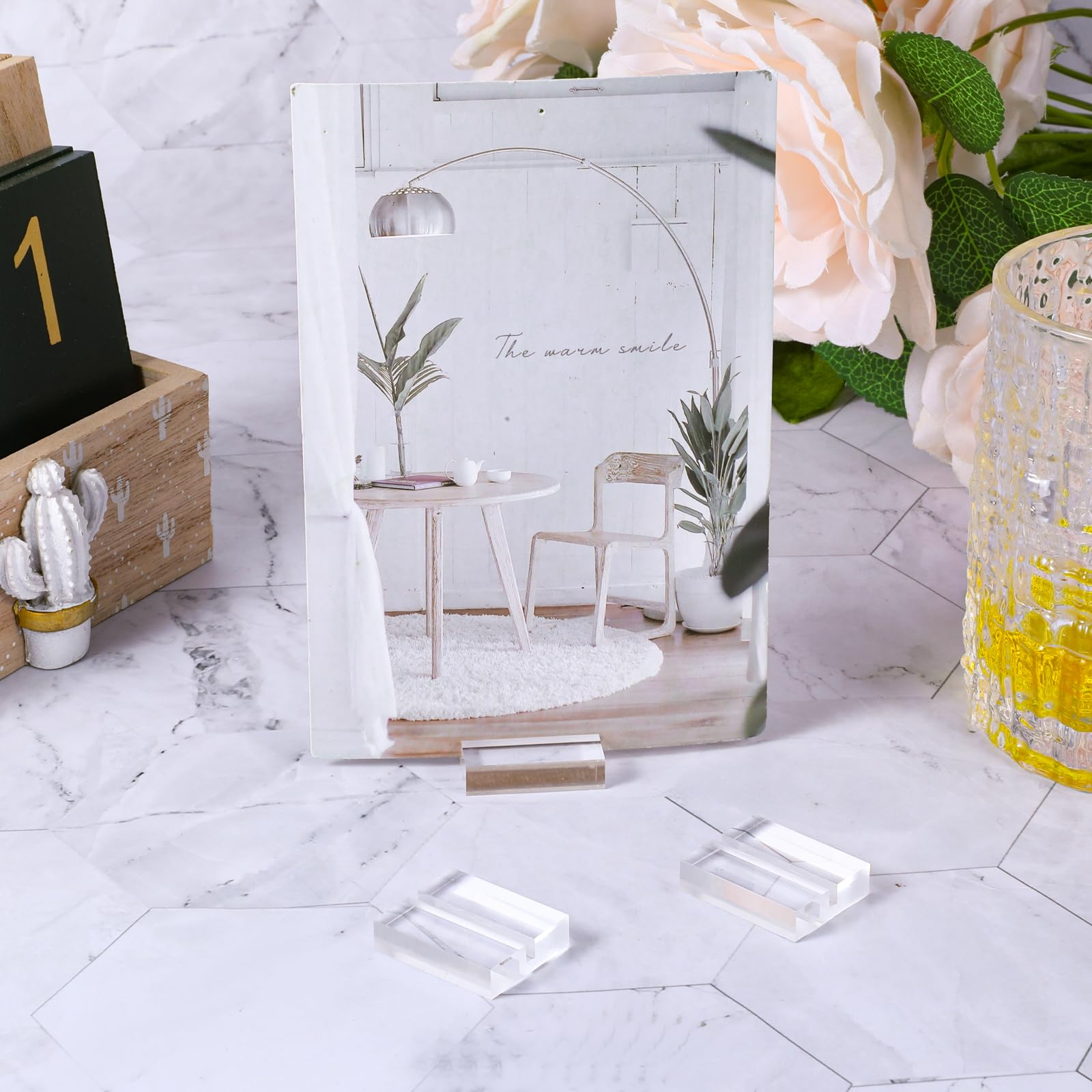 50 Pcs Acrylic Table Number Holders 1.2 Inch Clear Acrylic Place Card Holders Table Number Stands Small Sign Display Stand with Card Slot for Wedding Office Photos Menu Price Board Business Name Card