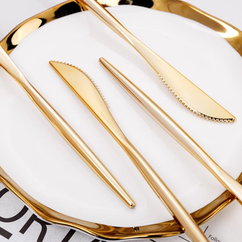 U-QE 60 Pack Gold Plastic Knives Heavy Duty - Solid and Durable Gold Disposable Silverware, Heavy Duty Plastic Cutlery Perfect for Parties, Weddings, Catering and Daily Use
