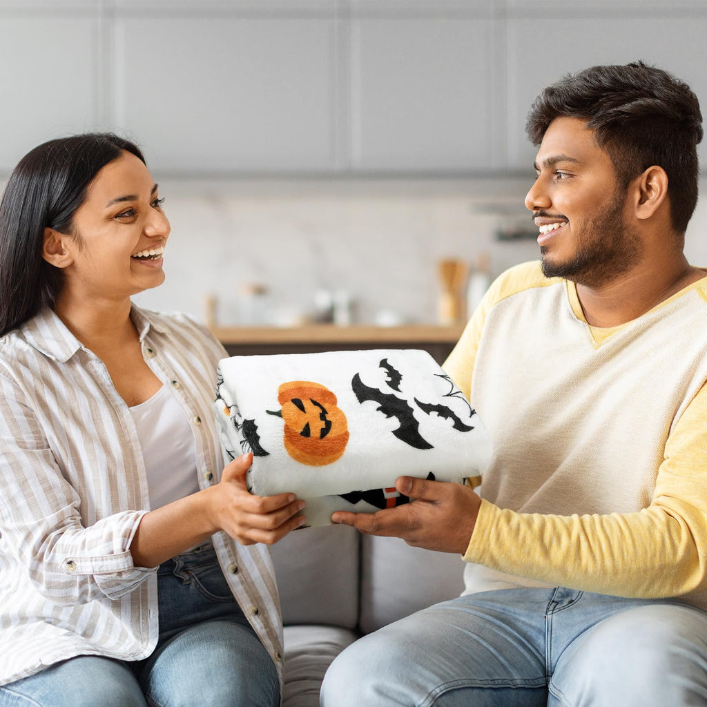 Buryeah 3 Pcs Halloween Throw Blanket Set Include 50"x60" Halloween Fleece Throw Blanket Jack O Lantern Pumpkin Fuzzy Slippers Boo Keychain for Women Men Spooky Gifts Ghost Bedroom Living Room