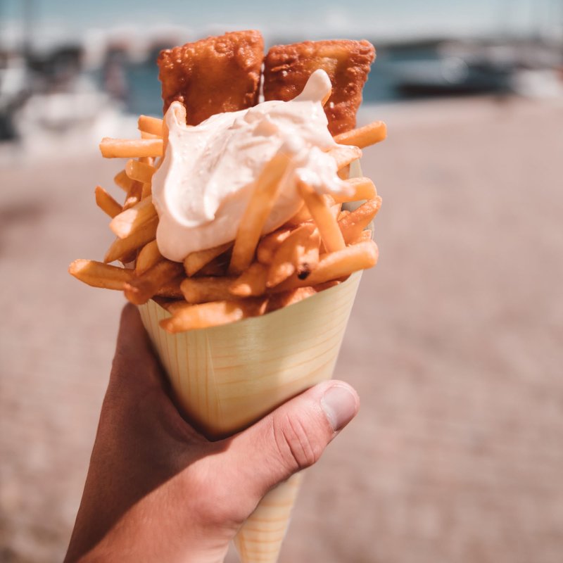 BambooMN - Disposable Food and Appetizer Wood Cones - 7.9" x 3" - 100 Pieces