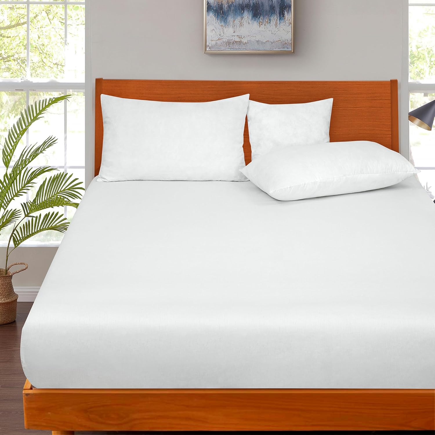 Royale Linens 300 Thread Count Fitted Sheet - 100% Long Staple Cotton, Super Soft, Deep Pocket | Queen Size, White