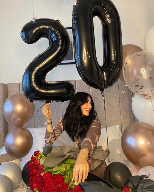 Black Number Balloon - 40 Inch 0 Balloon for Birthday Celebrations | Elegant Party Decor for All Ages