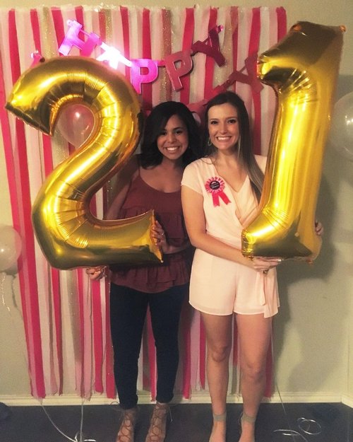 Gold Number 19 Balloons by [Brand Name] - 40-Inch Foil Birthday Decorations for Men & Women