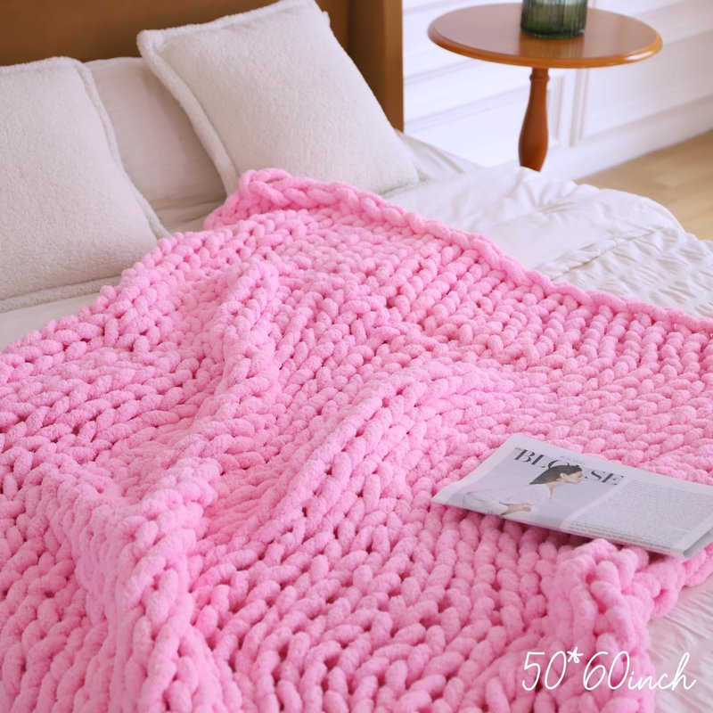 Pink Chunky Knit Throw Blanket, Soft Pink Throw Blanket Hand Knit Throw Blankets for Couch Knitted Throw Yarn Thick Boho Chunky Throws for Bed Sofa Cable Knit Blankets for Women 50x60''
