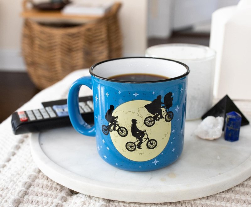 Toynk E.T. The Extra-Terrestrial Ceramic Camper Mug | BPA-Free Travel Coffee Cup For Espresso, Caffeine, Cocoa, | Home & Kitchen Essential | Cute SciFi Gifts and Collectibles | Holds 20 Ounces