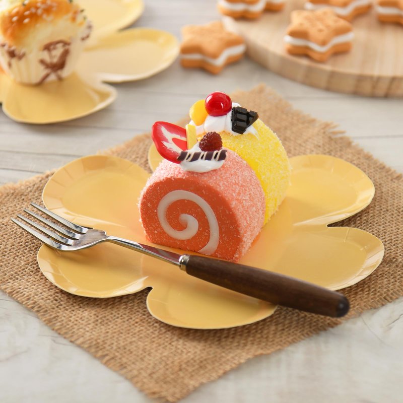 GGBOY 40PCS Daisy Plates Flower Paper Plates, 8" Yellow Daisy Paper Plates Flower Plates Disposable, Groovy Plates Spring Daisy Party Paper Plates Cute Flower Shaped Paper Plates Daisy Party Supplies