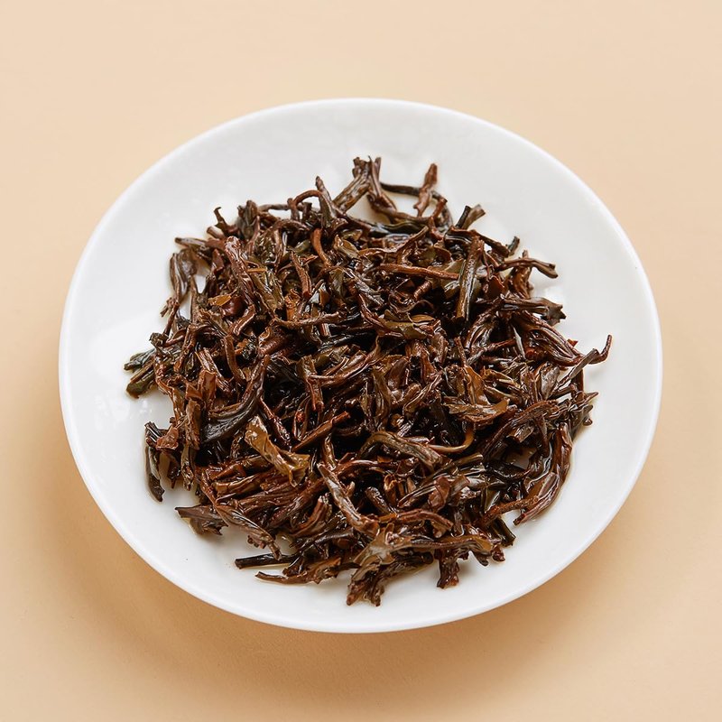 BAMATEA Premium Unsmoked Lapsang Souchong Tea Loose Leaf - Traditional Zhengshan Xiaozhong Black Tea for Gifting, 2.12oz Airtight Canister