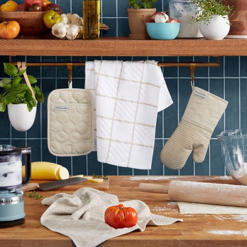 KitchenAid Quilted Cotton Terry Cloth Oven Mitt & Pot Holder Set - Heat Resistant, Silicone Grip | 4-Pack, Milkshake