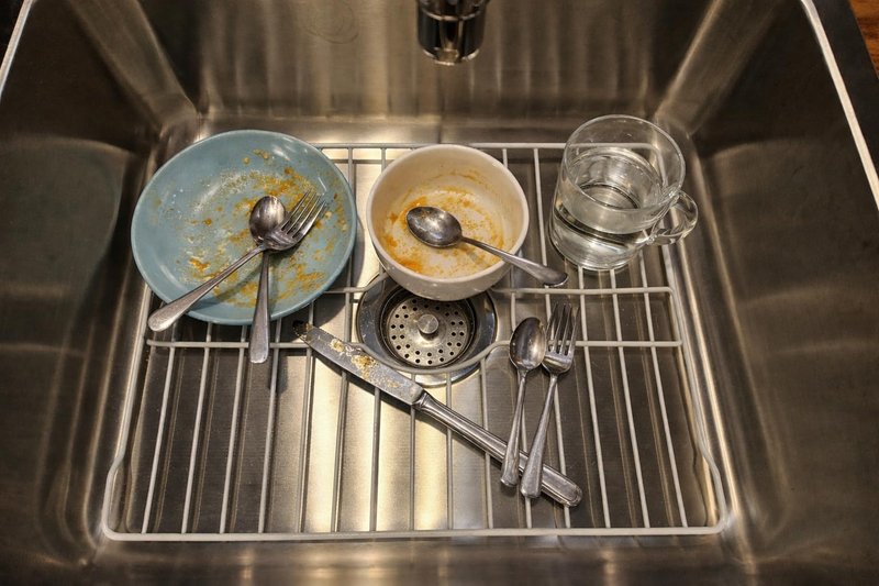 SOFINNI Sink Protectors for Kitchen Sink Bottom with White Coating Sink Grate Insert Grid Sink Bowl Drying Rack Steel Large (12.5" x 18")
