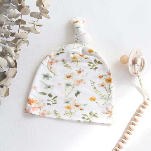 LifeTree Newborn Swaddle Set with Matching Hat and Bow Set, Wooden Birth Announcement Card, Floral Baby Girl Newborn Receiving Blankets Baby Swaddle Nursery Wildflower