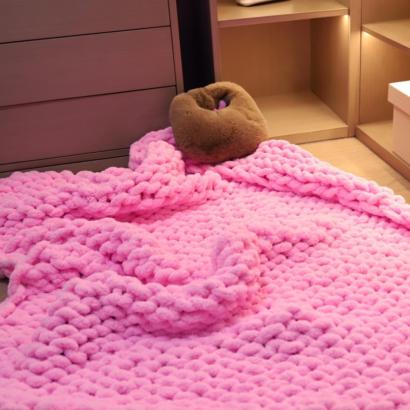 Pink Chunky Knit Throw Blanket, Soft Pink Throw Blanket Hand Knit Throw Blankets for Couch Knitted Throw Yarn Thick Boho Chunky Throws for Bed Sofa Cable Knit Blankets for Women 50x60''