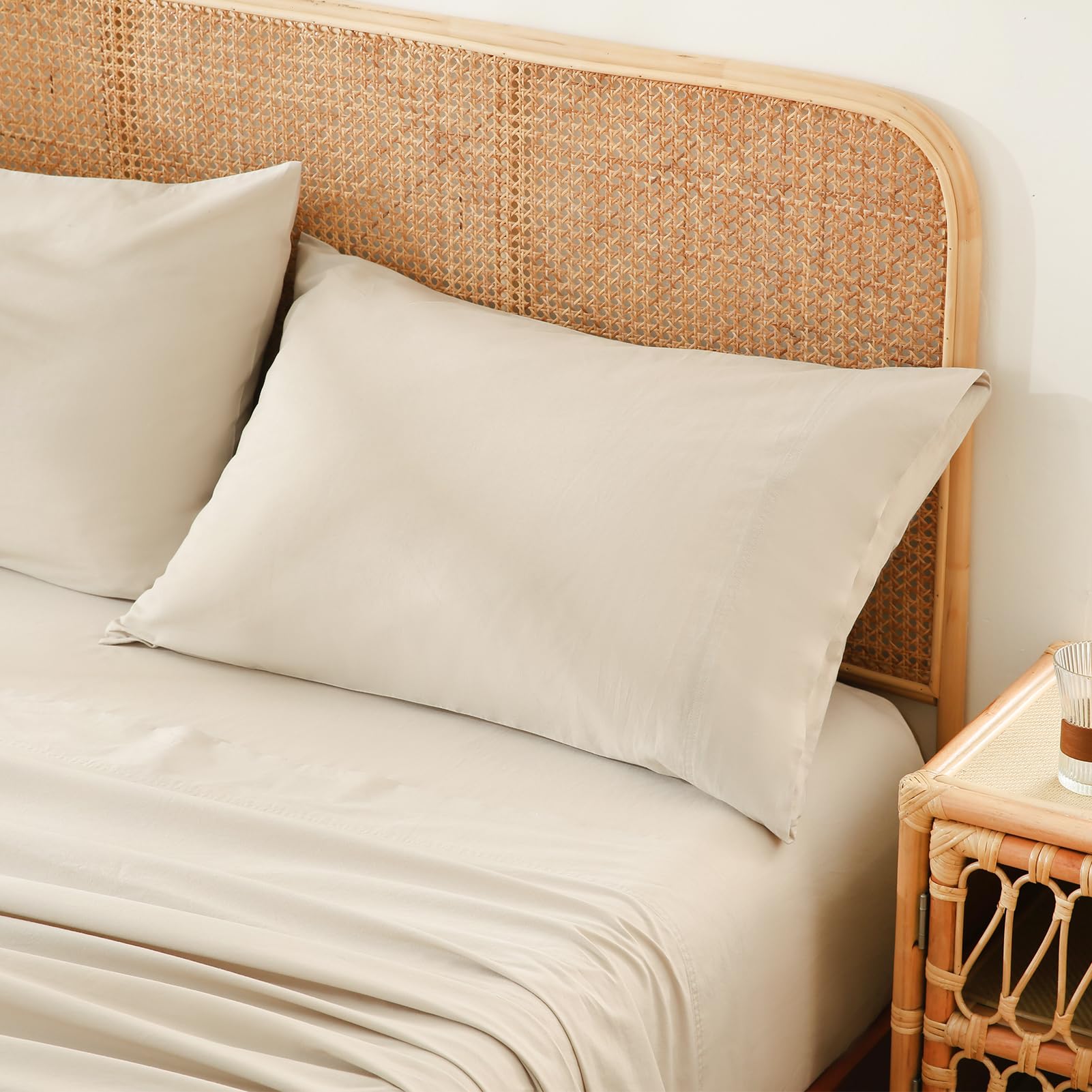 Bedlifes 100% French Linen Pillowcases Queen Size 20x30 Inch, Set of 2 - Natural Soft, Breathable & Moisture-Wicking,Envelope Closure,Easy Care(Linen)