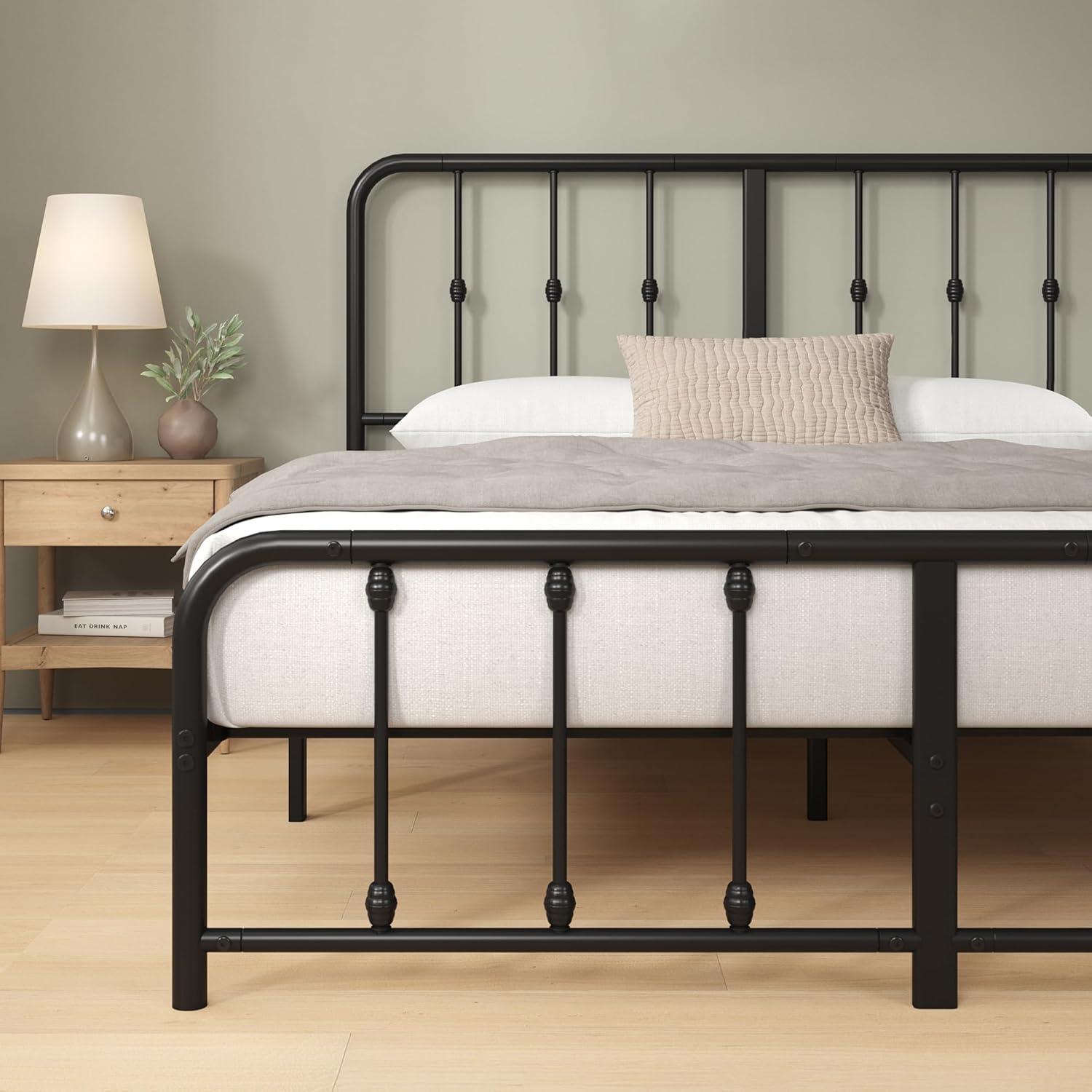 Zinus Leonardo Metal Platform Bed Frame - Victorian Spindle Headboard & Footboard | Heavy Duty, Queen Size