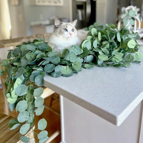 CQURE 96Pcs Eucalyptus Garland,Artificial Eucalyptus Leaves Table Greenery Garland Wreath Vines for Wedding Party Table Fireplace Home Decor