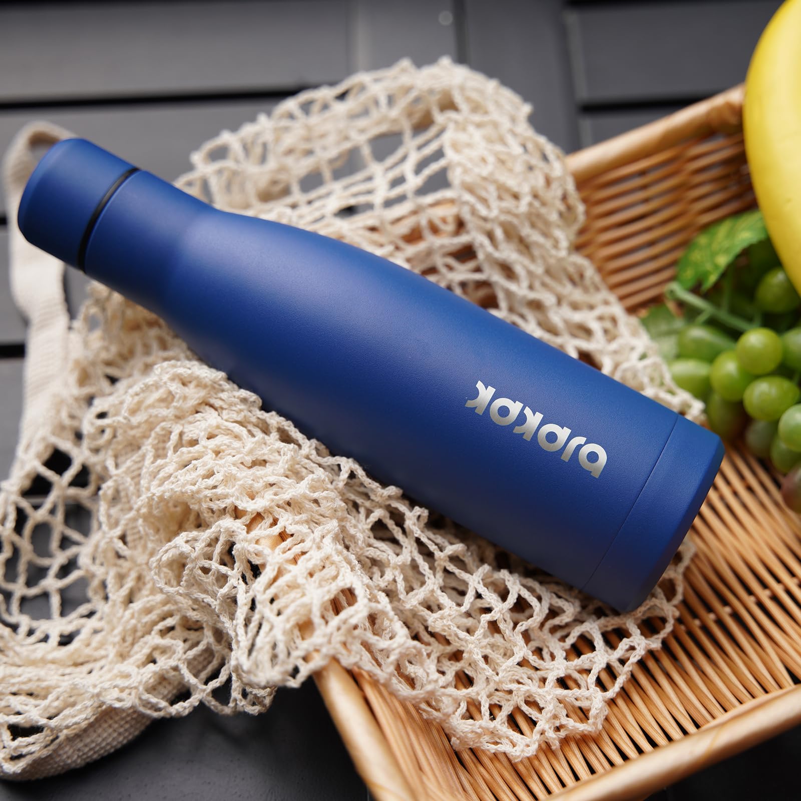 BJPKPK 25oz Insulated Water Bottle Double Wall Vacuum Insulated Stainless Steel Water Bottles for Spots Keep Cold and Hot,Midnight Black