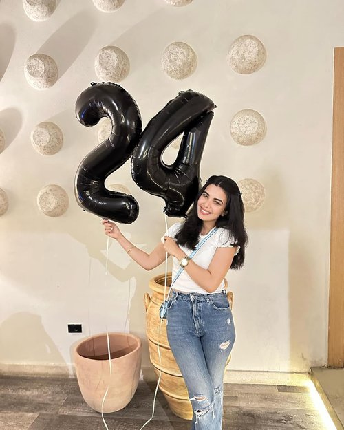 Black Number 14 Balloon - 40 Inch Birthday Decoration for 14th Birthday Parties | Perfect for Boys & Girls