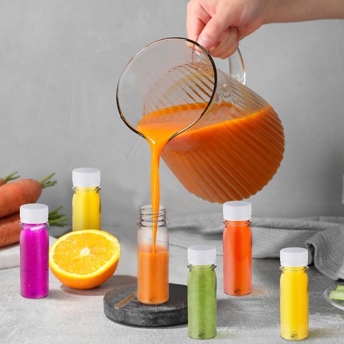 FoldTier 100 Pcs Plastic Juice Shot Bottles with Caps Small Clear Ginger Shots Bottles for Liquids Juice Jars Leakproof Containers with White Lids Marker Pen Labels for Essential Oil Milk Water (2 oz)
