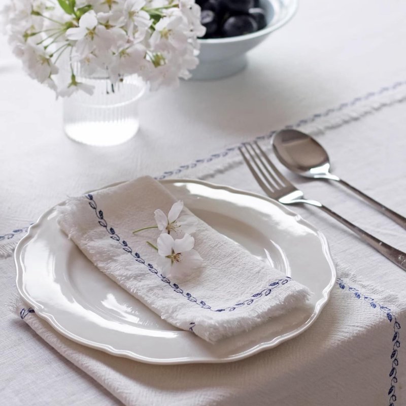 Ayuzawa Embroidered Handmade Cloth Napkins，Thickened Cotton Cloth Napkins with Fringe，Kitchen Dining Tabletop Decoration，for Dinners, Parties, Weddings 18 x 18 Inch Set of 6 - White