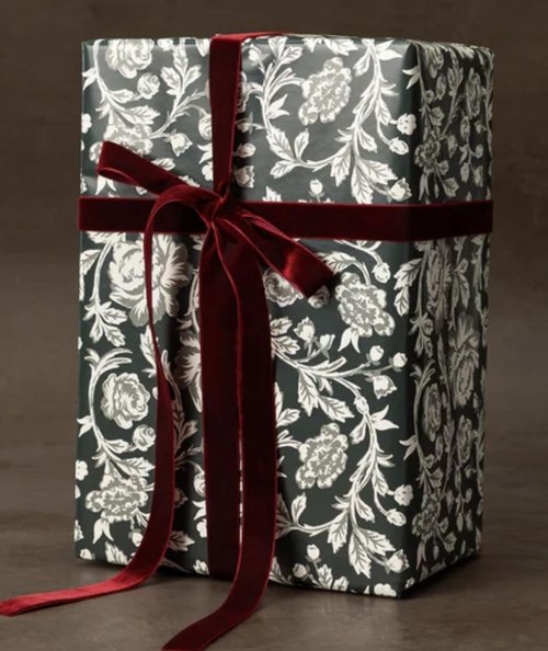 Burgundy Velvet Ribbon - 5/8'' x 25 Yards for Christmas Tree, Gift Wrapping & Bow Making