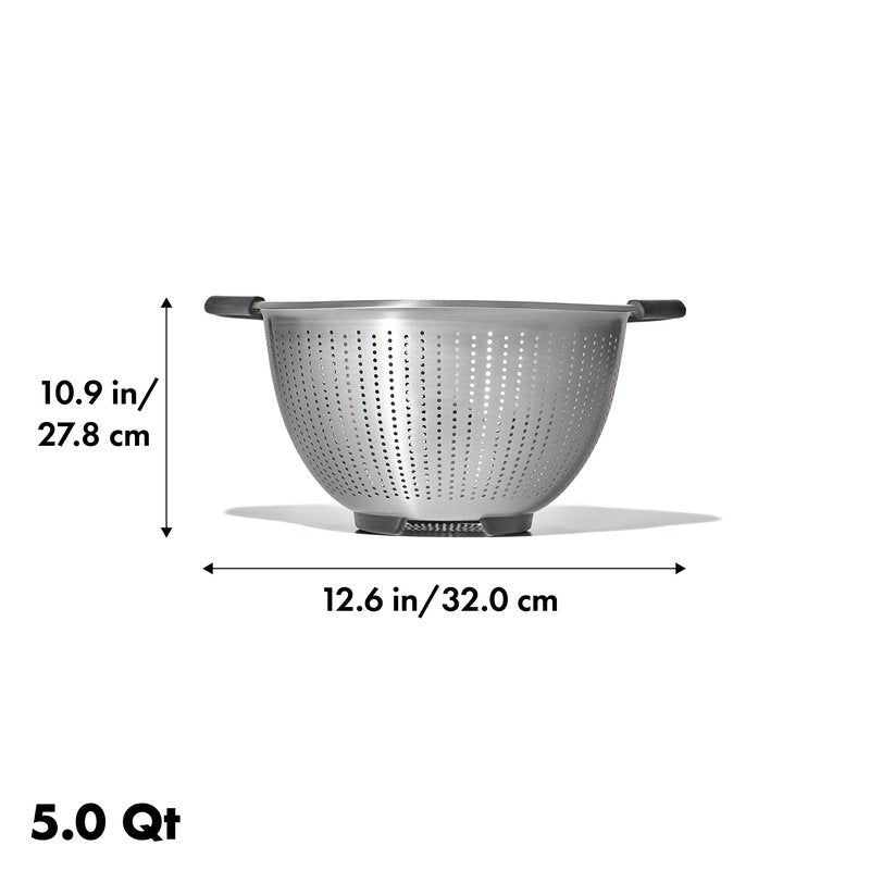 OXO Good Grips Stainless Steel 5 qt./ 4.7 L Colander and OXO Good Grips 2-Piece Plastic Cutting Board Set (Pack of 1),Clear