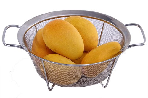 AJIODA Stainless Steel Mesh Colander Strainer Basket, 2.5 Quart Fine Mesh Net Colander with Heavy Duty Handles & Wide Rim & Resting Feet for Strain, Drain, Rinse, Fry, Steam or Cook Vegetables & Pasta