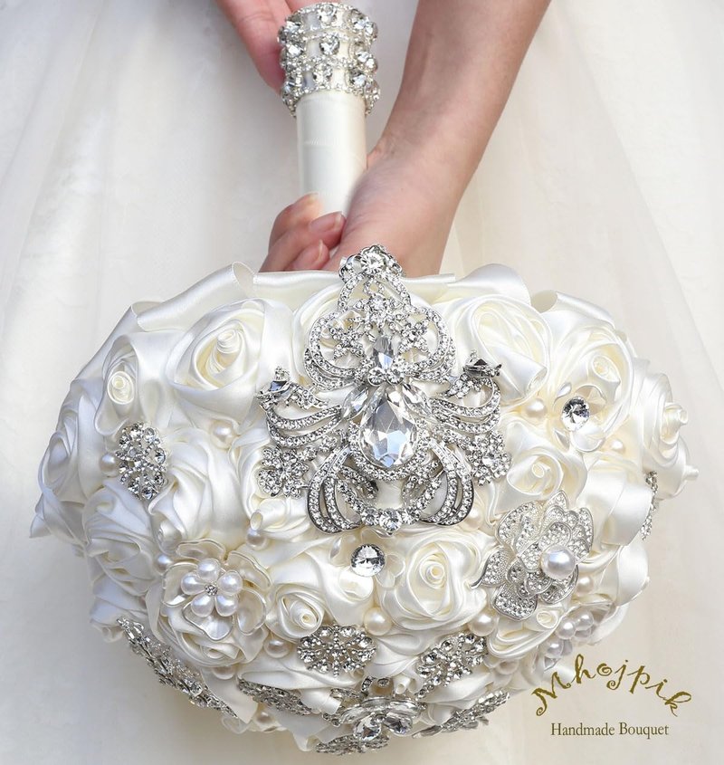 Mhojpik Bridal Wedding Bouquet Round Bling Brooch Bouquet Artificial Rose Flower Bunch for Bride Bridesmaid Wedding Quinceanera(Ivory, 9.8")