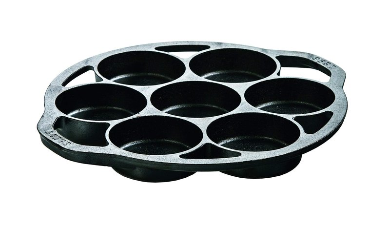Lodge L7B3 Mini Cake Pan, 3-1/4 in Dia x 12-7/8 in L x 11.313 in W x 1-1/8 in H, Cast Iron, Black