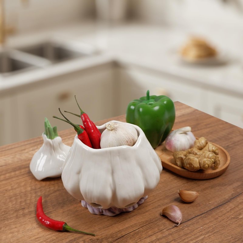 Yohsnor Large Garlic Storage with Lid | 6.7x5.3Inch Modern Ceramic Garlic Keeper Container | Stylish and Breathable Design for Freshness Preservation | Perfect for Kitchen Countertop and Refrigerator
