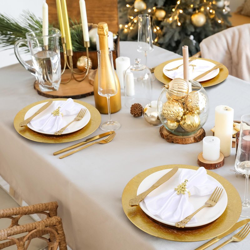 Tioncy 24 Pcs 13'' Christmas Gold Charger Plates Bulk Dinner Plates Plastic Round Charger for Party Plate Table Setting Tree Decorative Wedding Party Serving Restaurant Home Event Tabletop Decoration