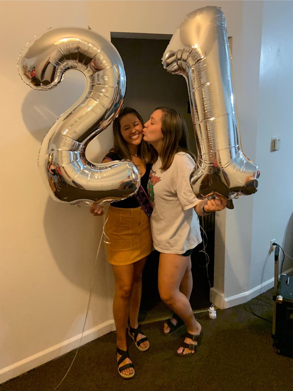 Silver Number 40 Balloon - 40-Inch Metallic Birthday Decoration for 40th Celebration
