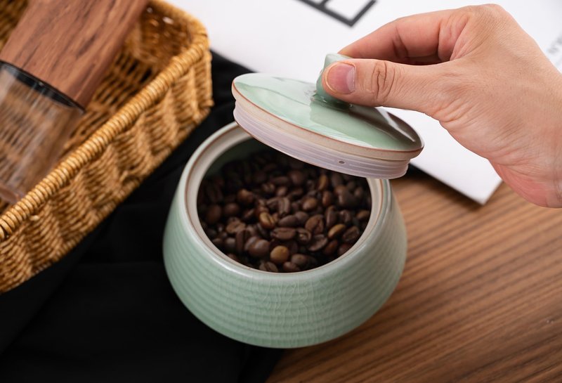 Amoysanli Retro Kitchen Ceramic Canister, 13.53 FL OZ (400 ML) Vintage Food Storage Jar for Tea, Coffee Beans, Herb, Candy, Spices, Nuts (Green(ICE))