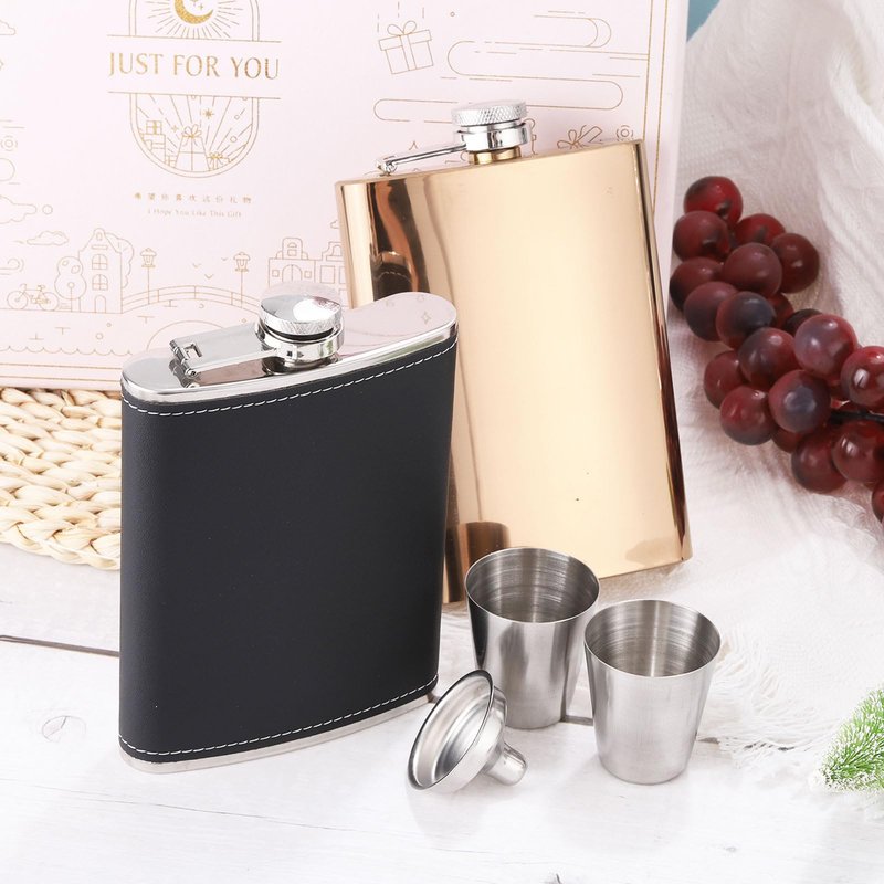 uxcell Hip Flask for Liquor 18oz 500ml Stainless Steel Leak Proof Drinking Flask for Camping Hiking Outdoor Activity, Silver