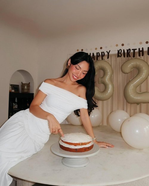 Cream Number 0 Balloon - 40 Inch Birthday Decoration for Milestone Celebrations | Party Supplies