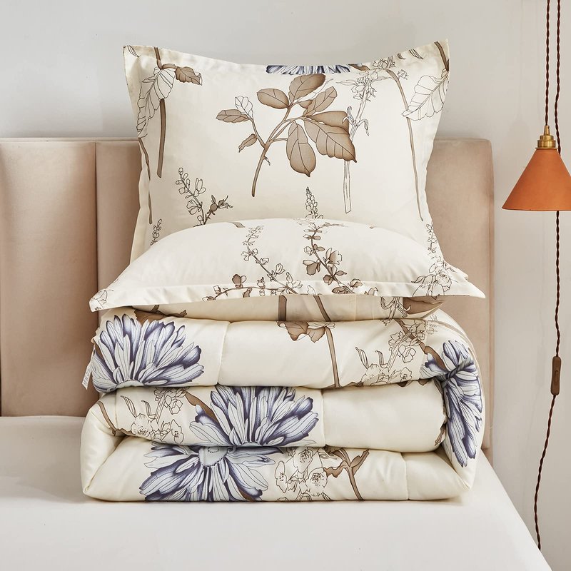Joyreap 7 Piece Bed in a Bag Queen, Elegant Flower Botanical Smooth Soft Microfiber Floral Comforter Set for All Season (1 Comforter, 2 Pillow Shams, 1 Flat Sheet, 1 Fitted Sheet, 2 Pillowcases)