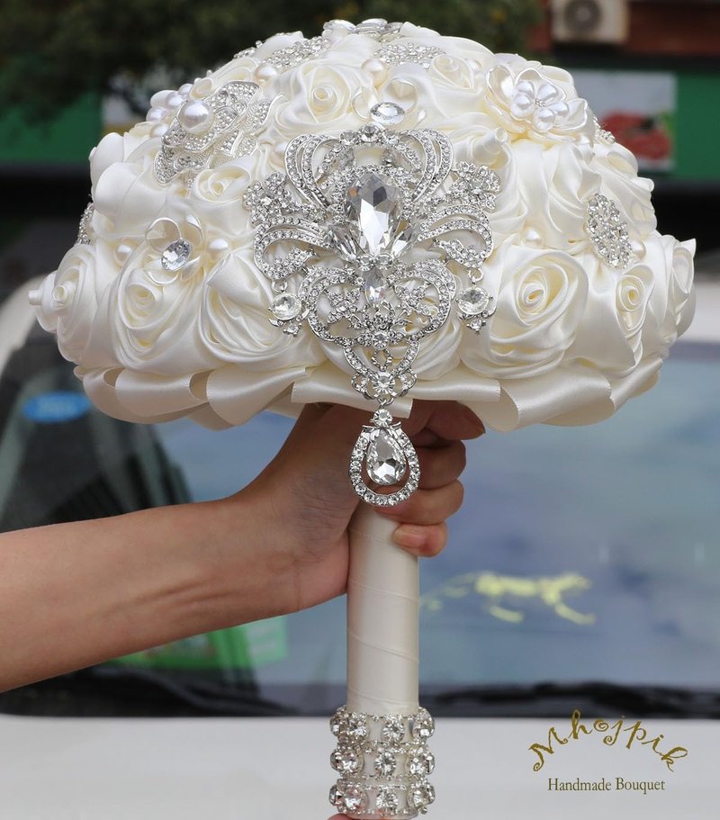 Mhojpik Bridal Wedding Bouquet Round Bling Brooch Bouquet Artificial Rose Flower Bunch for Bride Bridesmaid Wedding Quinceanera(Ivory, 9.8")